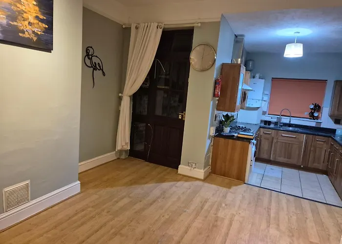 The Reddish Retreat - Individual Rooms